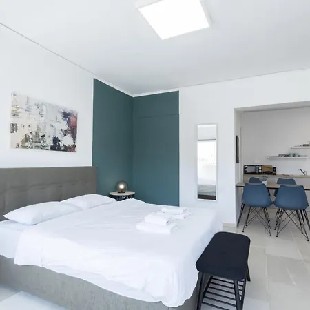 Spacious Urban Retreat 2-bedroom Haven For 8