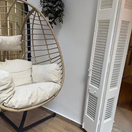 Eyal Jungles Apartment
