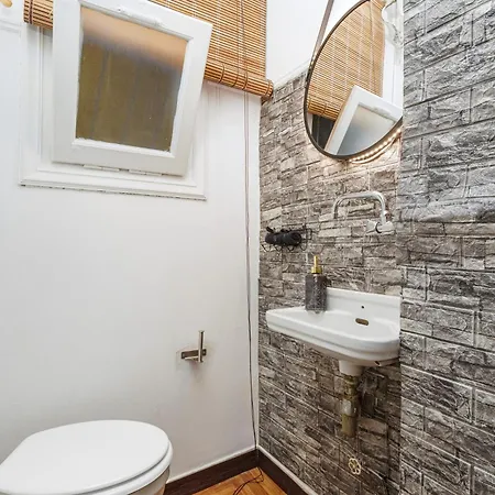 4bed In The Center Of Apartment Athens