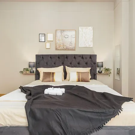 Apartment 4bed In The Center Of *