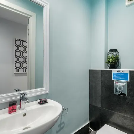 Spacious At Historical Center Of 4&2 Ppl