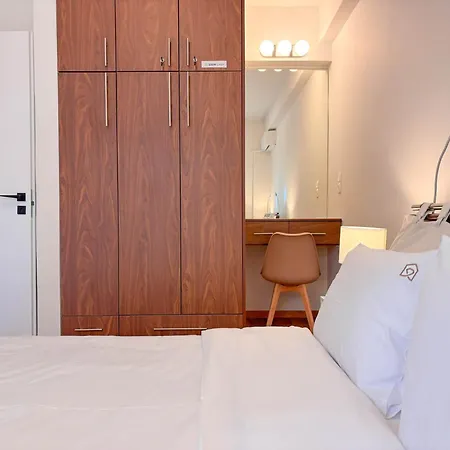 Daire Restful Flat In Glyfada Center