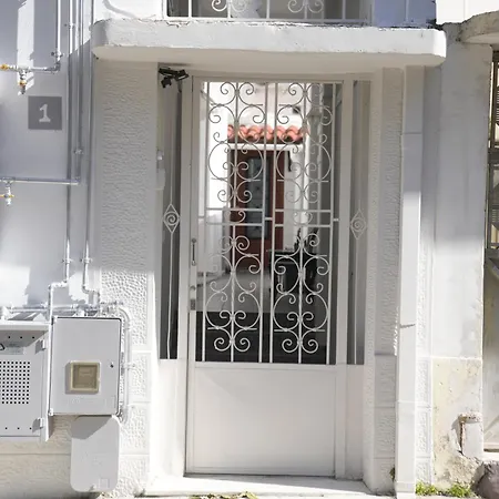 White & Stars Apartment Athens