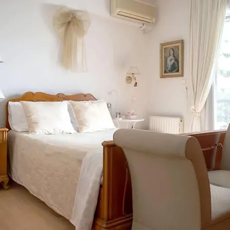 Luxurious In The Athenian Riviera
