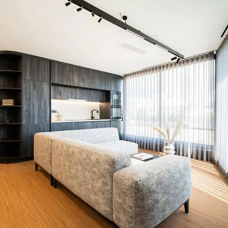5bd Luxury Penthouse With Sea View
