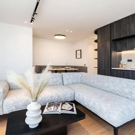 Apartment 5bd Luxury Penthouse With Sea View *
