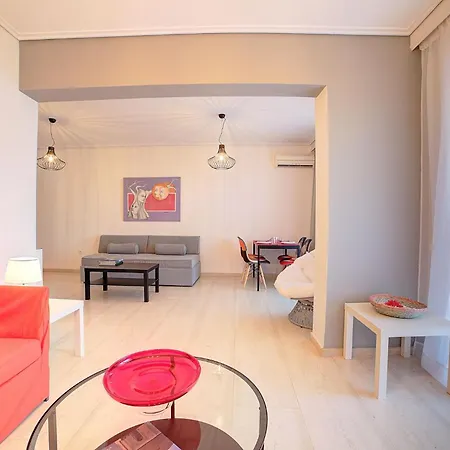 Beautiful In Glyfada Center Daire