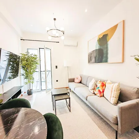 Ako12 - New, Stylish, Bright, Balcony *