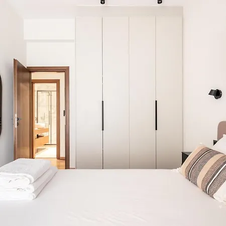Ako12 - New, Stylish, Bright, Balcony Apartment Athens