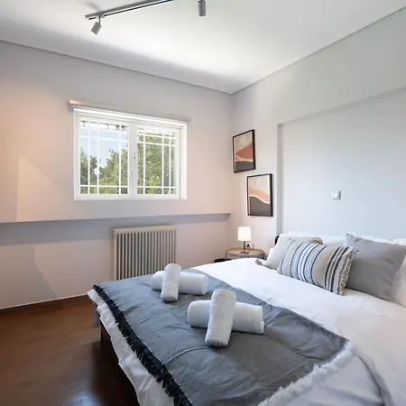 Luxe Bliss 2br, Glyfada *
