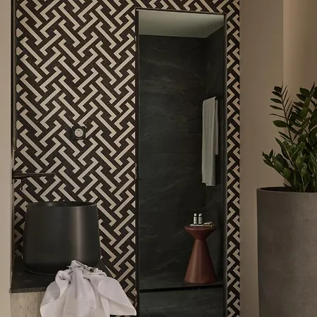 Vision Omonia, 4*