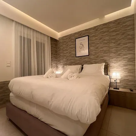 Kolonaki! Ivans Hideaway! *