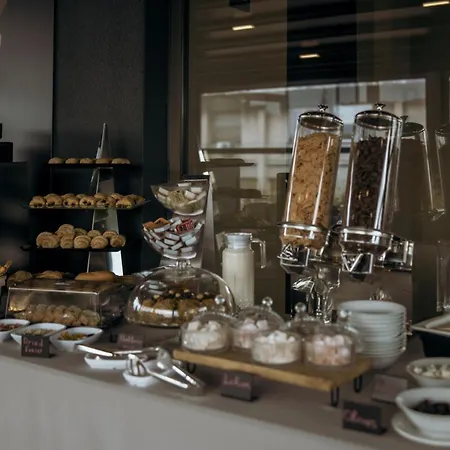 Vision Omonia, Hotel Athene