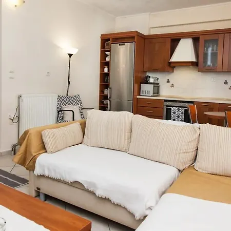 Lovely In Peristeri Apartment