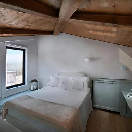 Luxury 2 Bedrooms Mavis Spacious Terrace With Hot Tub And Stunning Views Athinaidos *