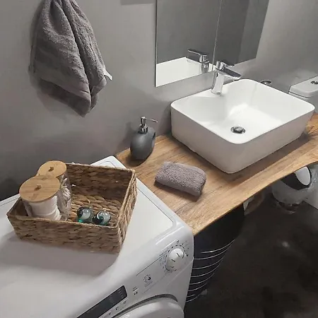 Stylish & Cozy In The National Gallery Area Apartment