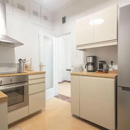Unbeatable Acropolis Elegant 2-bedroom On Areopagitou Athens