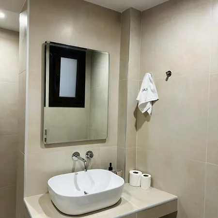 Charming 2br Basement Near Akropolis By Kozy Koala * Αθήνα