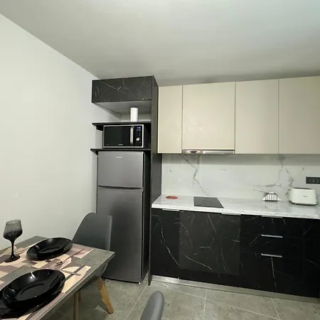 Διαμέρισμα Charming 2br Basement Near Akropolis By Kozy Koala Αθήνα