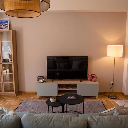 Contemporary Athenian Escape Ghh Daire Atina