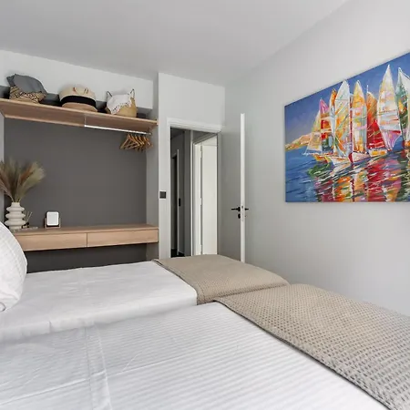 Διαμέρισμα Blue Lux 2br 2ba With Skyline View, Near Kolonaki