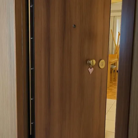 Hub * Афины