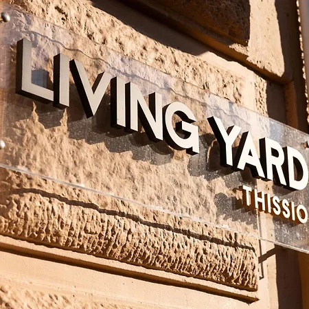 Living Yard Thissio 4*