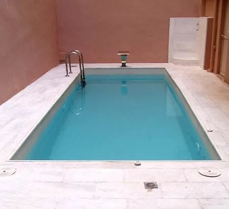Aparthotel Art 4*