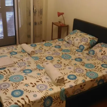 On Dimitrakopoulou Apartment
