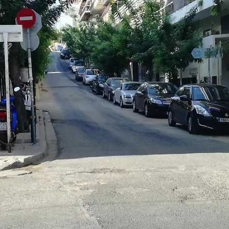 Thiseio Apartament *
