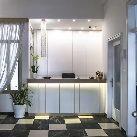 Ares Hotel