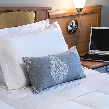 Ares Hotel 2*