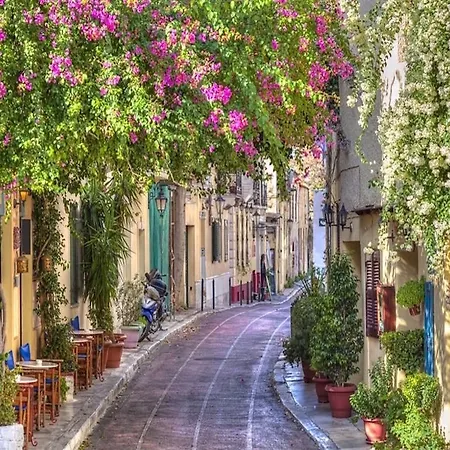Plaka Modern Decorated *