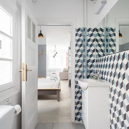 Lägenhetshotell Karitsi Place 3*