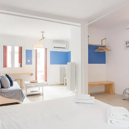 Karitsi Place 3*