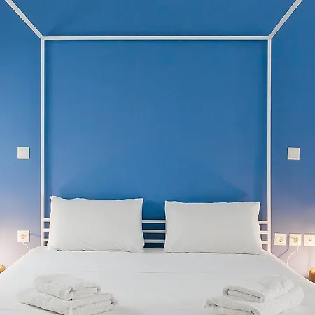 Karitsi Place 3*