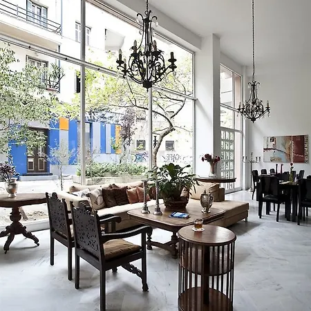 Art Aparthotel 4*