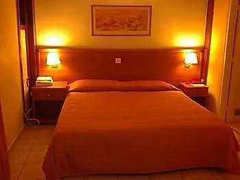 Apart Otel Zina Atina
