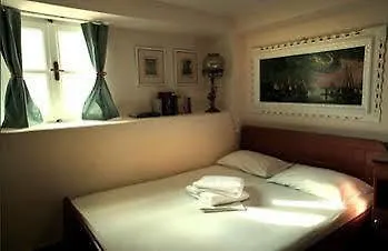 Fivos - Hotel 2*