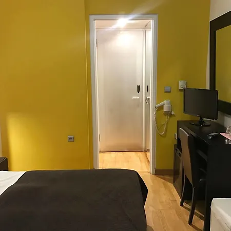 Niki 3*