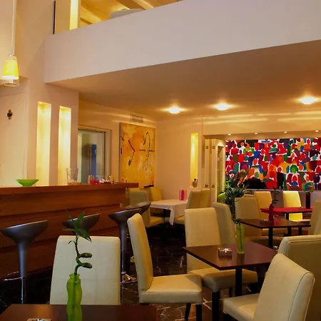 Hotel Niki 3*