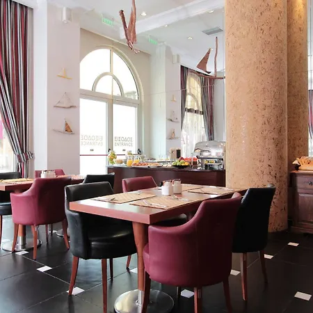 White Lotus Hotell Aten