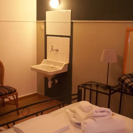 The New Yorkers Hotel *