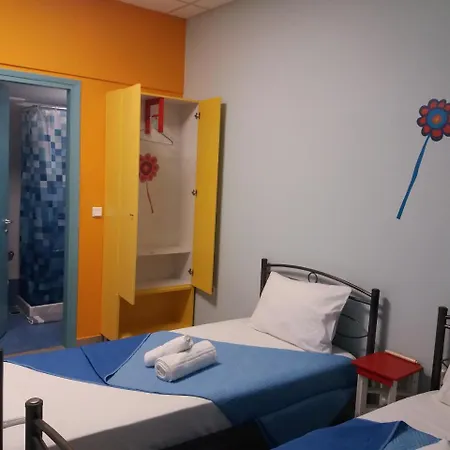 ويلكومون هوستيل بيت شباب *