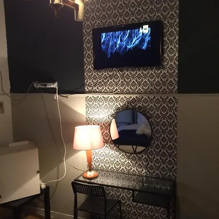 The New Yorkers Hotel