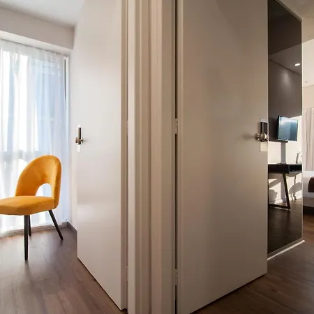 B4b Signature Hotel 4*