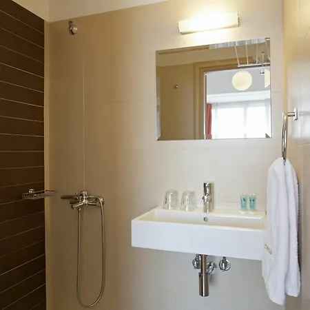 Otel Metropolis 2*