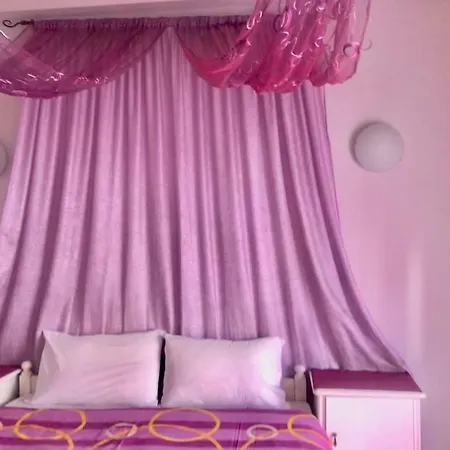 Bed & Breakfast Colorful Urban