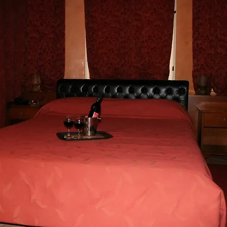 Exis Hotel 2*