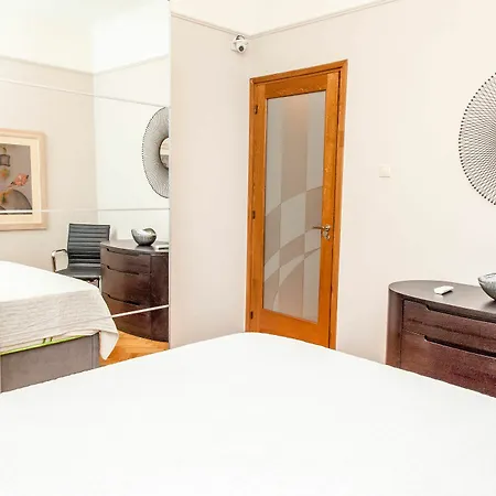 A Chic Kolonaki In Athens! شقة